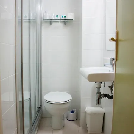 Residencia Universitaria Tagaste * Барселона